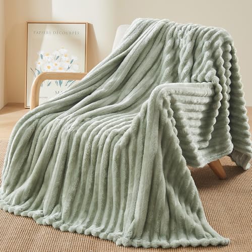 NEWCOSPLAY Sage Green Fleece Ribbed King Blanket 90x110 for Couch