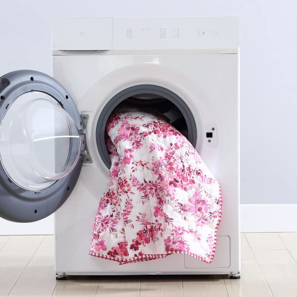 Betsey Johnson - Quilt Set, Reversible Brushed Microfiber Bedding with Matching Shams, Diamond Stitched Bedroom Decor (Floral Vineyard Pink, King)