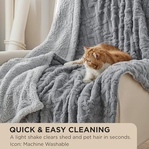 Bedsure Gentlesoft Sherpa Fleece Blanket Twin Size for Bed - Fluffy & Cozy Cable Jacquard Tufted for Women Gift, Thick and Warm Christmas Blanket for Winter, Grey, 60x80 Inches