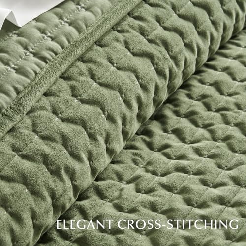 EverGrace King Velvet Quilt Set - 3-Piece All-Season Bedspread (Loden Green)
