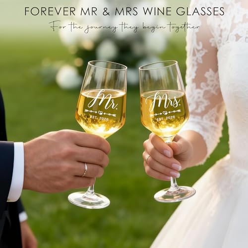 Mr and Mrs Wedding Wine Glass Gift Set with Keepsake Box and Accessories