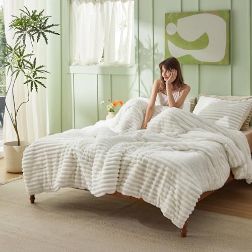 3-Piece Queen Fluffy Fleece Comforter Set with Pillowcases - Cream White