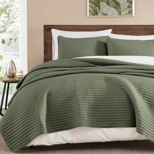 Olive Green Queen Quilt Set - Lightweight Bedspread & 2 Pillow Shams