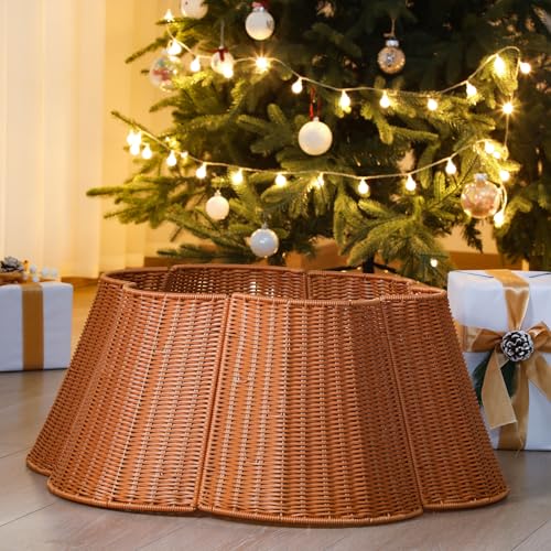 VioraWhite Woven Rattan Christmas Tree Collar - 27.95 Inch Scalloped Edge