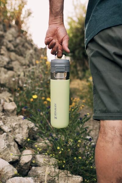 Stanley Quick Flip GO Water Bottle 24 oz - Insulated, Leakproof & Packable for Travel | BPA-Free Pomelo