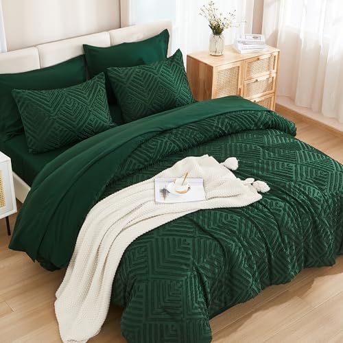 King Size Tufted Comforter Set - 7-Piece Emerald Green Bed in a Bag