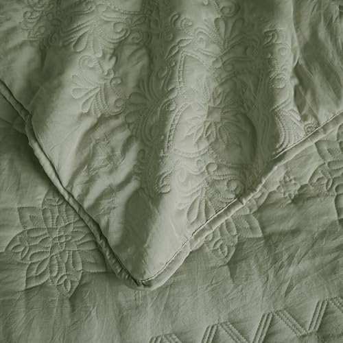Sage Green Boho Quilt Set Queen Size - 3 Piece Floral Bedspread Coverlet