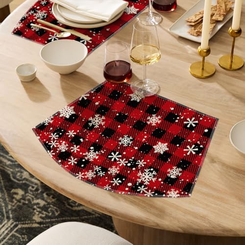 Artoid Mode 12x18 In Red/Black Wedge Placemats Set of 4 for Round Tables