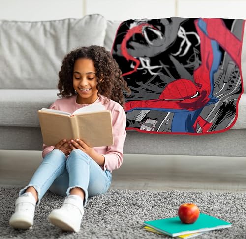 Jay Franco Spiderman Kids Plush Throw Blanket - 46 x 60 Inch Cozy Microfiber
