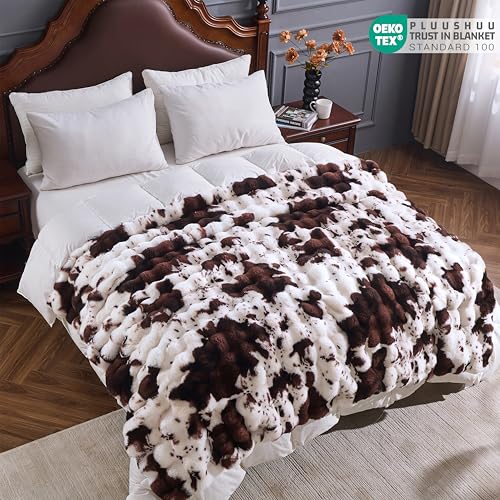 PLUUSHUU Soft Faux Fur Throw Blanket - Cozy 3D Bubble Cow Print (50x60")