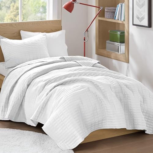 Comfort Spaces Kienna Twin/Twin XL Quilt Bedding Set, 2-Piece Coverlet, White