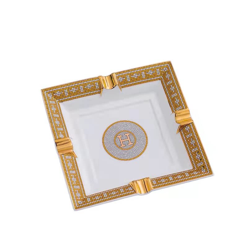 Ceramic Cigar Ashtray for 4 Cigars, 8-Inch Square Decorative Ash Tray