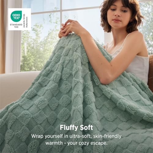 Bedsure Sage Green Checkered Fleece Throw Blanket 50x60