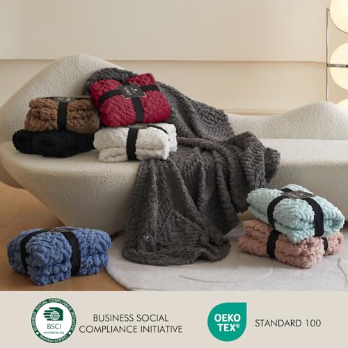 Wearable Fleece Blanket with Pockets, Mint Green 58" x 64" Sherpa Throw