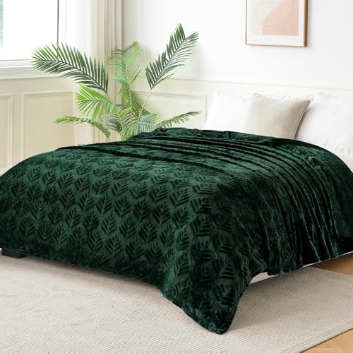 Exclusivo Mezcla Forest Green Leaves Pattern Blanket Queen (90x90)