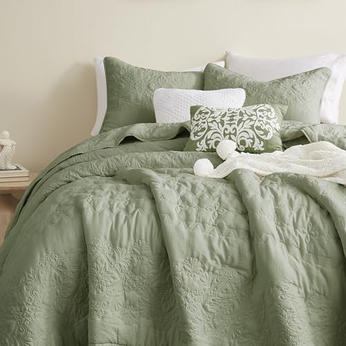 Sage Green Boho Quilt Set Queen Size - 3 Piece Floral Bedspread Coverlet