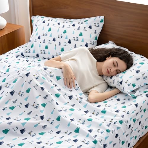 Snoopy Winter Wonderland King Size Microfiber Sheet Set - 4 Pieces