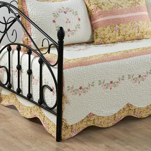 4-Piece Yellow Scalloped Daybed Cover Set - Reversible Quilted Bedding