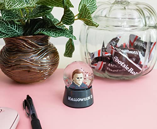 Michael Myers Halloween II Mini Snow Globe with Swirling Glitter 3-Inch