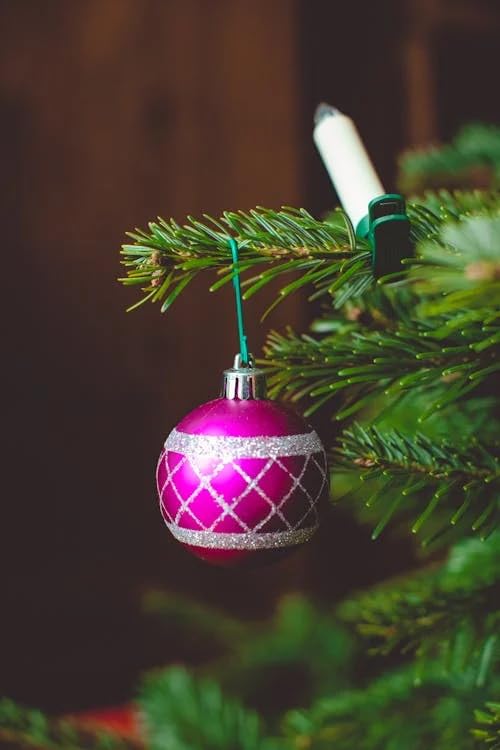 Green Metal Holiday Ornament Hooks - 300 Count Tree Hangers (2 Sizes)