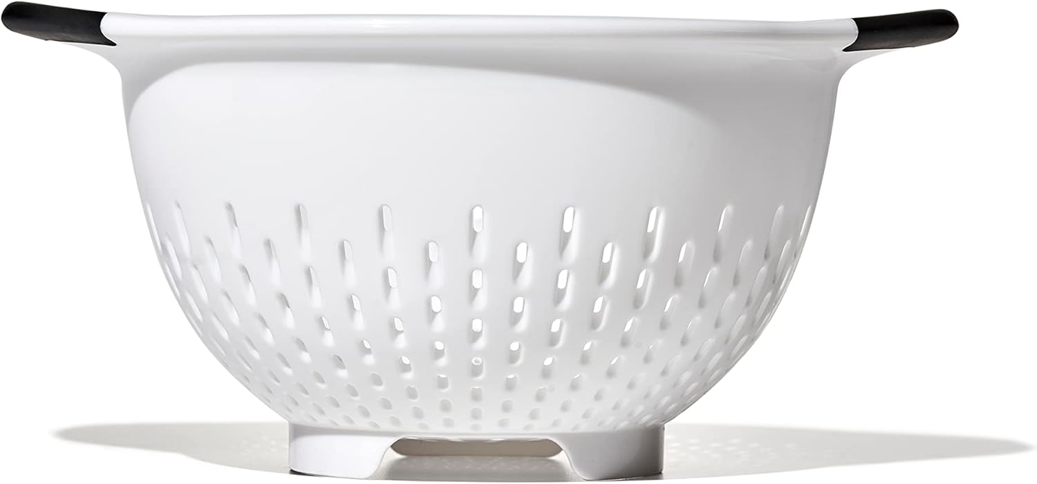 OXO Good Grips Colander - 3 QT Capacity for Effortless Straining | Durable Plastic Design