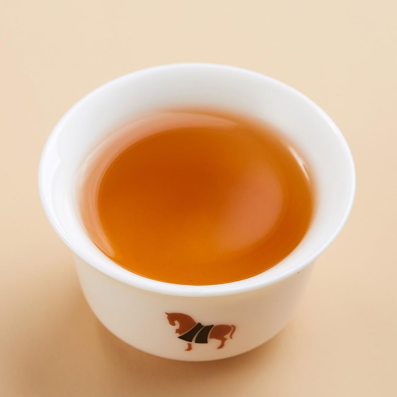 BAMATEA Premium Unsmoked Lapsang Souchong Tea Loose Leaf - Traditional Zhengshan Xiaozhong Black Tea for Gifting, 2.12oz Airtight Canister