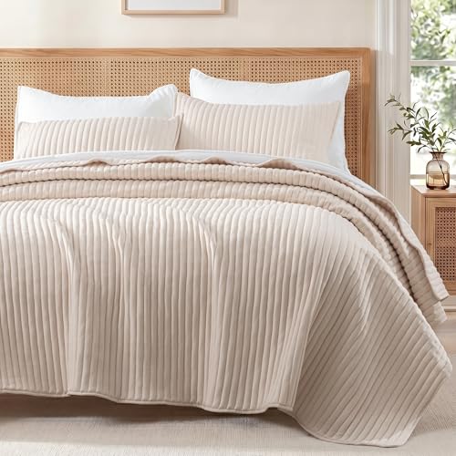 Exclusivo Mezcla King Size Quilt Set - Lightweight Beige Microfiber Coverlet