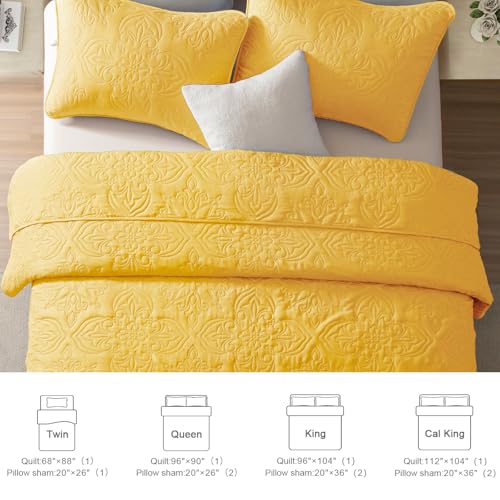 Whale Flotilla Queen Quilt Bedding Set - 3-Piece Vintage Damask Bedspread