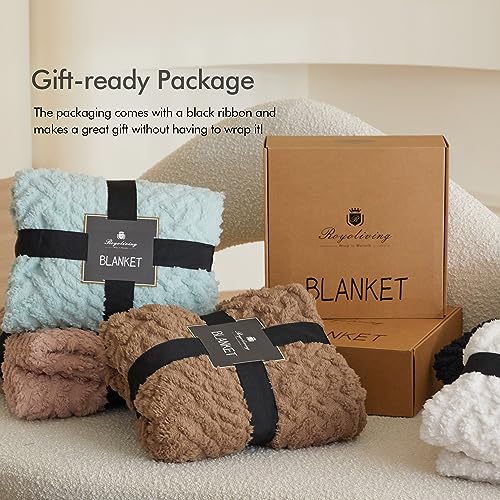 Wearable Fleece Blanket with Pockets, Mint Green 58" x 64" Sherpa Throw