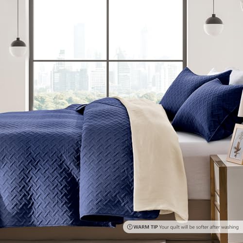 FLYMME Queen Quilt Set - 3-Piece Ultra Soft Navy Blue Microfiber Bedspread