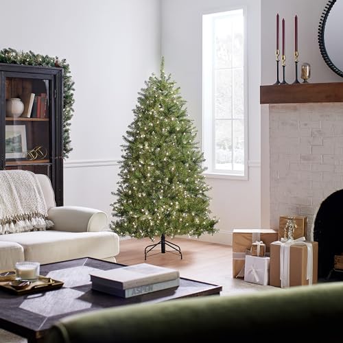 6ft Pre-Lit Dunhill Fir Artificial Christmas Tree with 600 Clear Lights