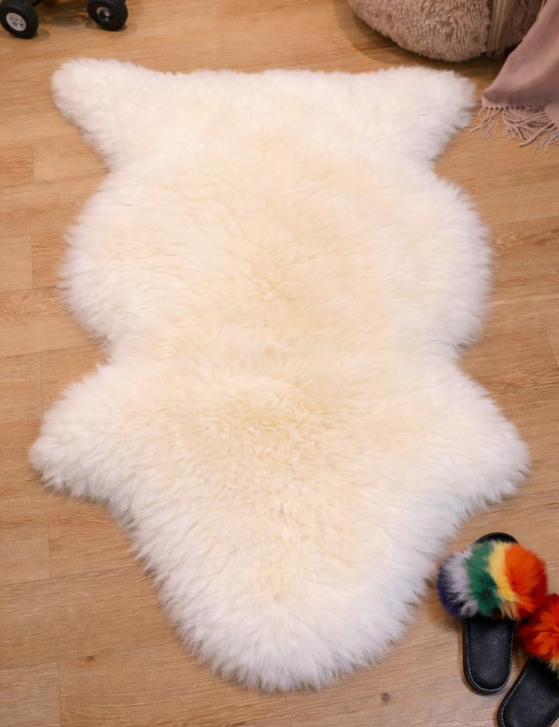 Woolous Sheepskin Rug – Large Genuine New Zealand Sheepskin, Extra Thick & Fluffy Ivory Sheep Skin Pelt, Luxuriously Soft Area Rug for Living Room, Bedroom, Sofa & Chair (3.5 x 2.3 ft)