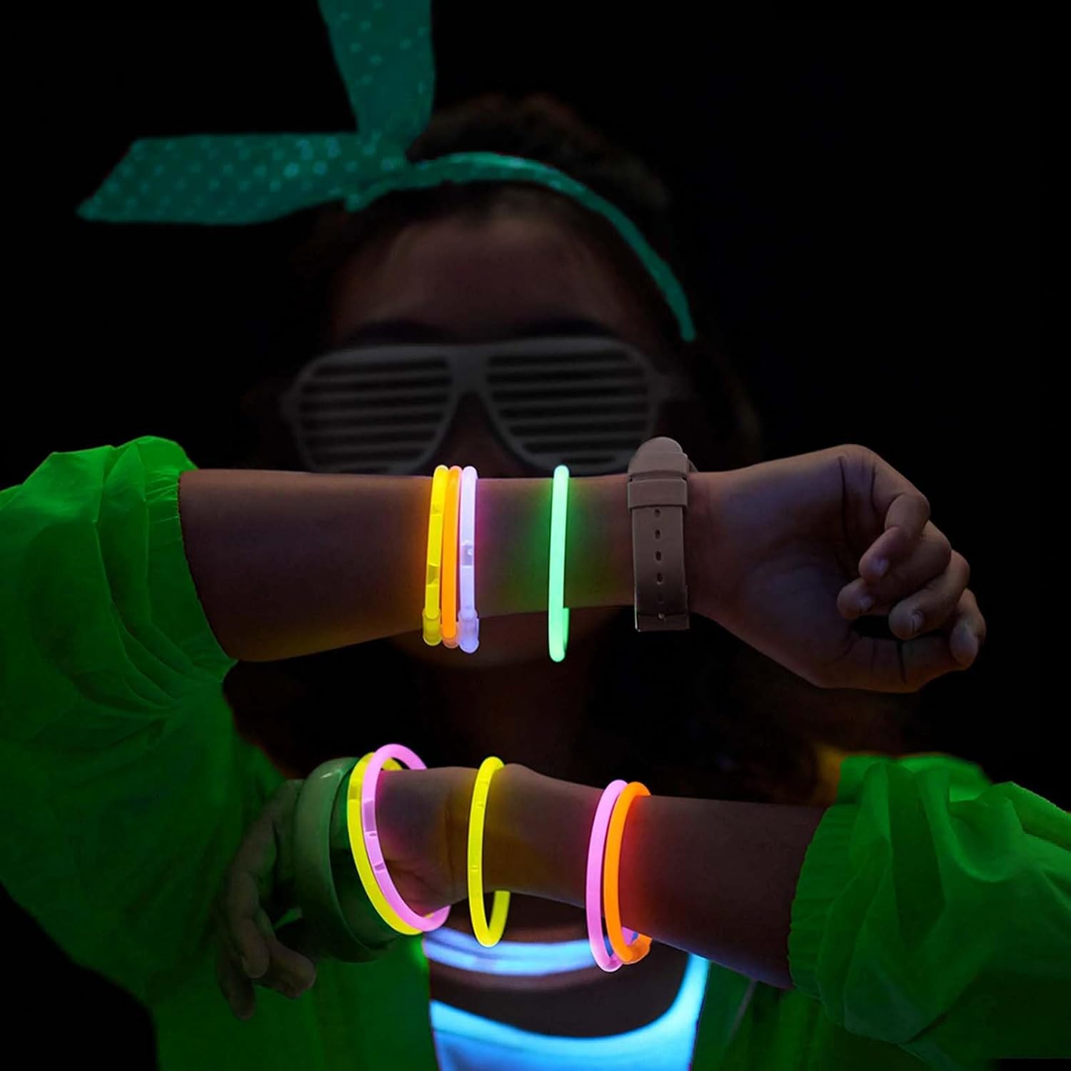 Skiennix 100PCS Glow Sticks - Bulk Party Pack for Halloween & Camping | 8” Glow Bracelets with Connectors