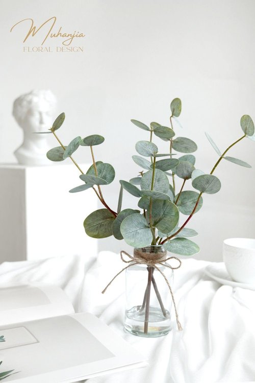 Muhanjia Artificial Eucalyptus Stems - 3Pcs Faux Plant in Glass Vase with Faux Water | Double-Sided Green Leaves Centerpiece