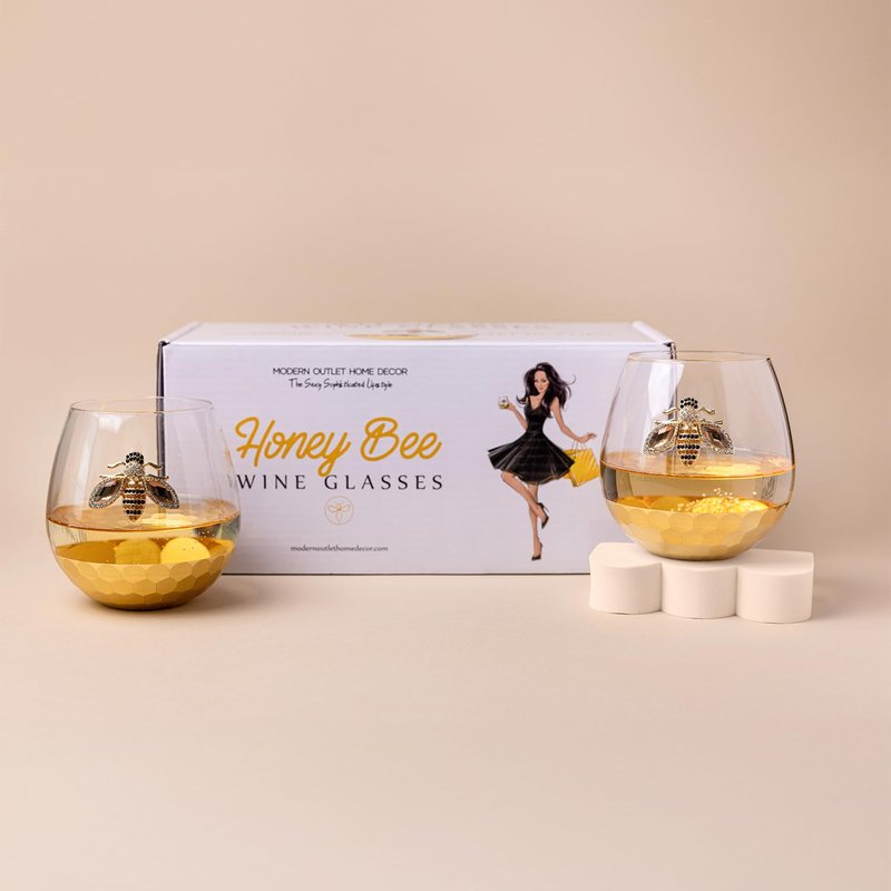 Modern Outlet Home Decor Honey Bee Stemless Wine Glasses - Set of 2 Luxury Crystal Glassware with Jeweled Honey Bee - Unique Wine Lover Gifts for Women - Tumbler for Cocktails, Red, or White Drinks
