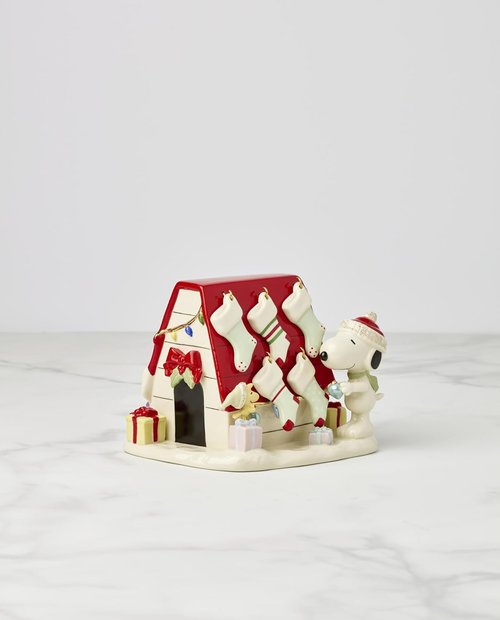 Lenox Snoopy's Christmas Decor Figurine - Festive Peanuts Holiday Decoration for Indoor Use