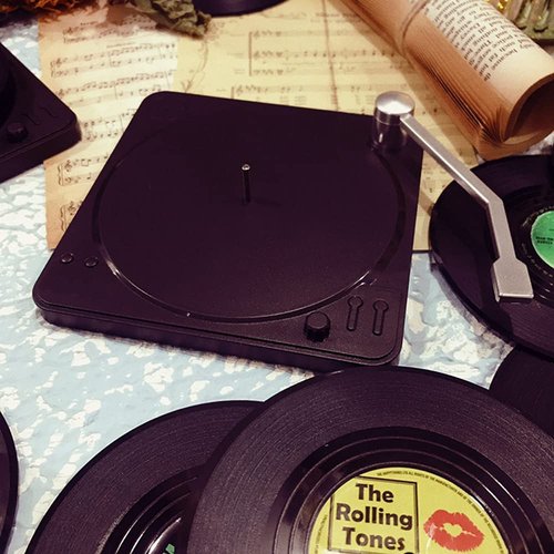 Kaxich 6pcs Retro CD Record Coasters with Holder Vinyl Mug Mats Non-Slip Drink Coaster Set for Wine Glass Tea Coffee Home Kitchen Decor Gift Idea