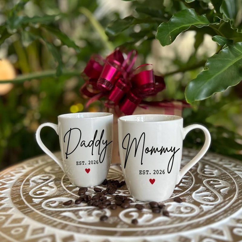 VLUG EST 2026 New Daddy & Mommy Mugs Set of 2 Gift for New Parents, First Time 2026 Dad Mom Gifts, Mothers Day Fathers Day Gift, Prospective Parents Mugs, Baby Reveal Mug