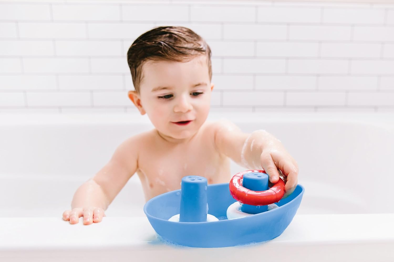 Ubbi Bath Toys - Fun Boat & 4 Buoys Set | Engaging Bath Time Play for Toddlers
