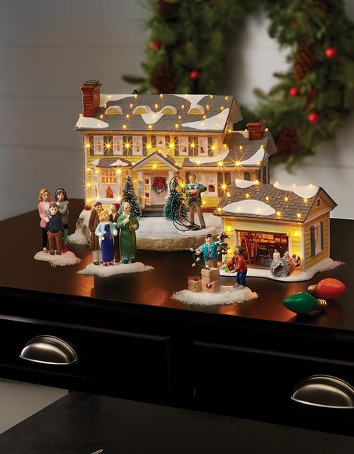 Department 56 | Snow Village National Lampoon Christmas Vacation Griswold Holiday Garage - Lit Building, 4.06 Inch, Multicolor