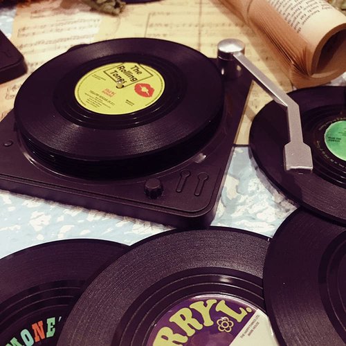 Kaxich 6pcs Retro CD Record Coasters with Holder Vinyl Mug Mats Non-Slip Drink Coaster Set for Wine Glass Tea Coffee Home Kitchen Decor Gift Idea