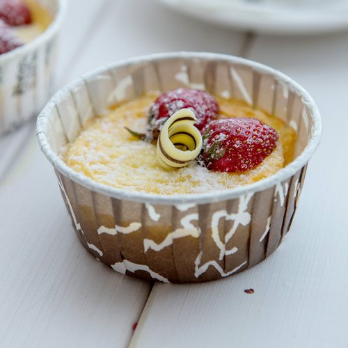 Restaurantware Panificio 5 Ounce Baking Cups 200 Pleated Cupcake Liners - Oven-Ready Freezable Brown And White Paper Muffin Cases Disposable Chocolate Wisp For Wedding Parties Baby Showers
