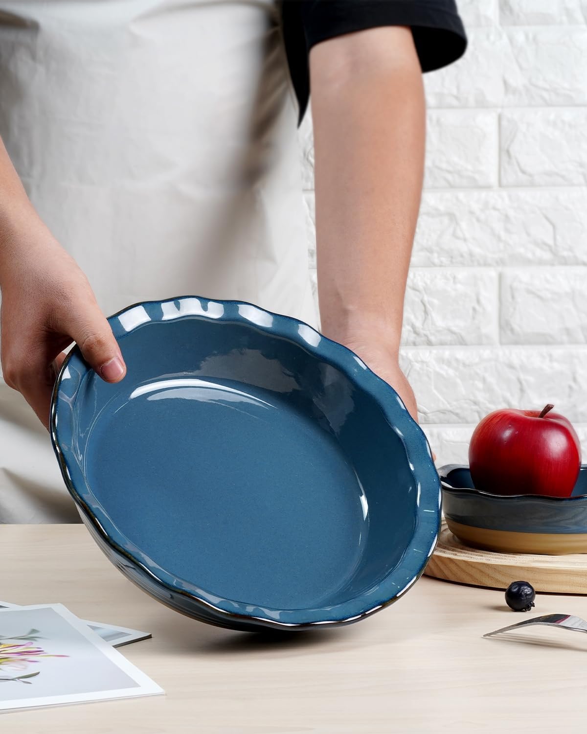 NUTRIUPS 10-Inch Round Pie Baking Dish - Oven Safe Kitchen Pie Plate in Blue