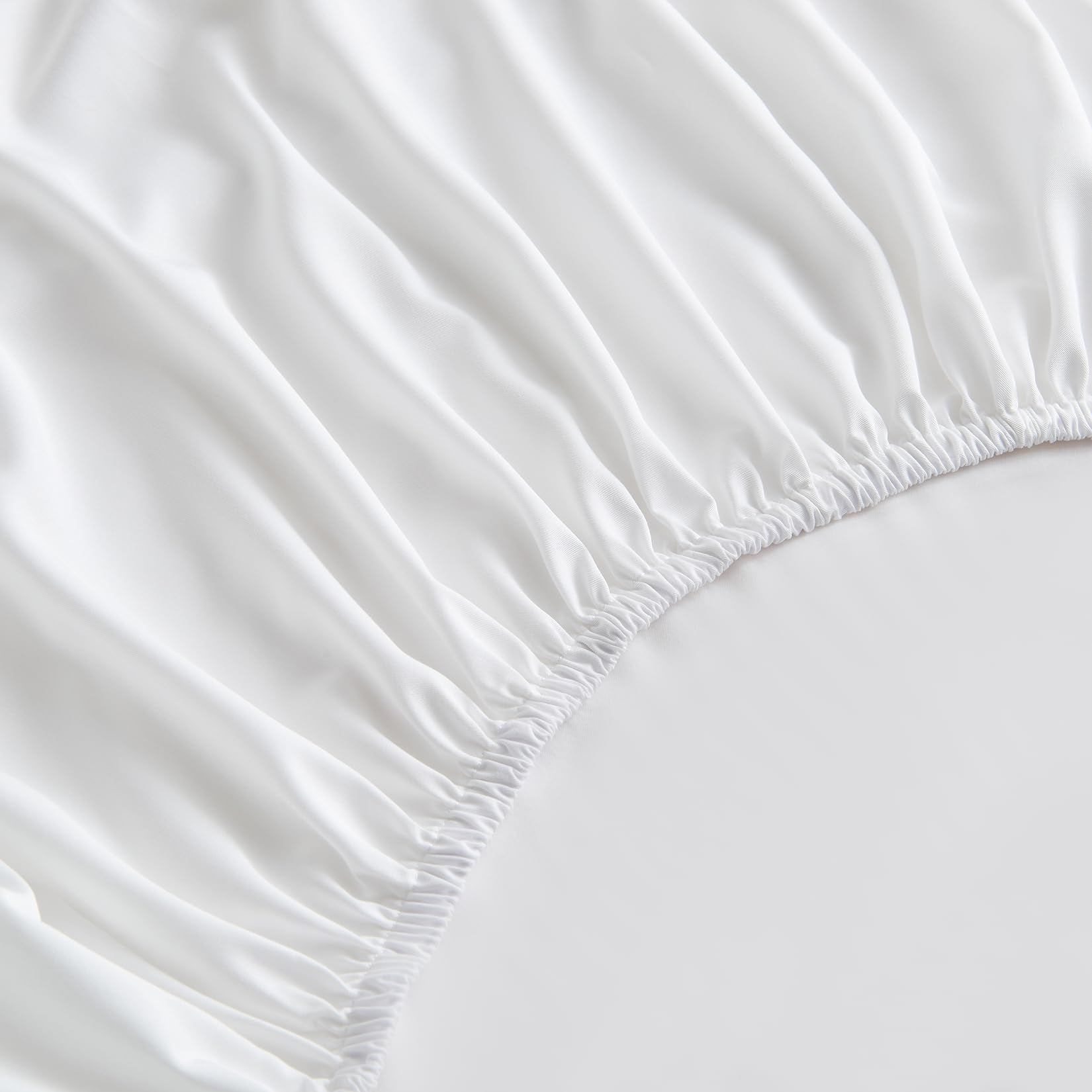 WODFAMY Microfiber Easy Fit Twin Size Bed Sheet Set Extra Soft Deep Pockets Luxury Hotel 3 Piece Set White Bed Sheets Twin Sheets