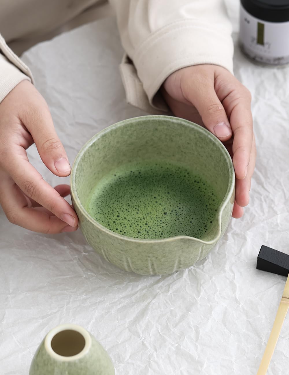 TANG PIN Matcha Set - 4pc Matcha Whisk Kit with Bowl, Whisk, Scoop & Stand | Mottled Green, 15 OZ