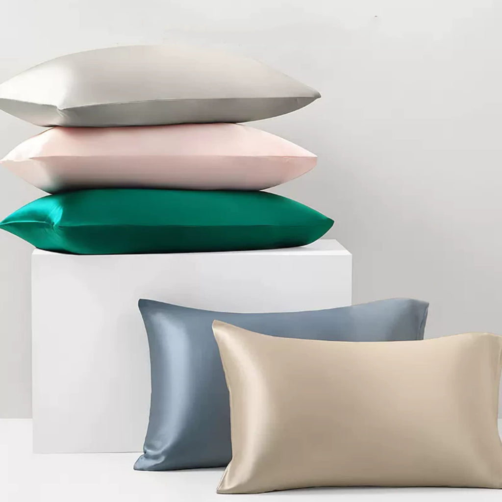 100% Mulberry Silk Pillow Case Made in USA, 22 Momme Highest Grade Organic Silk Pillowcase for Hair and with Zipper in King Size, Anti Aging, Anti Acne, Hypoallergenic (Beige, King)