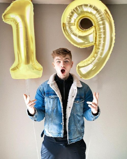 Light Gold Number 9 Balloon by [Brand Name] - 40 Inch Birthday & Event Decoration for Parties