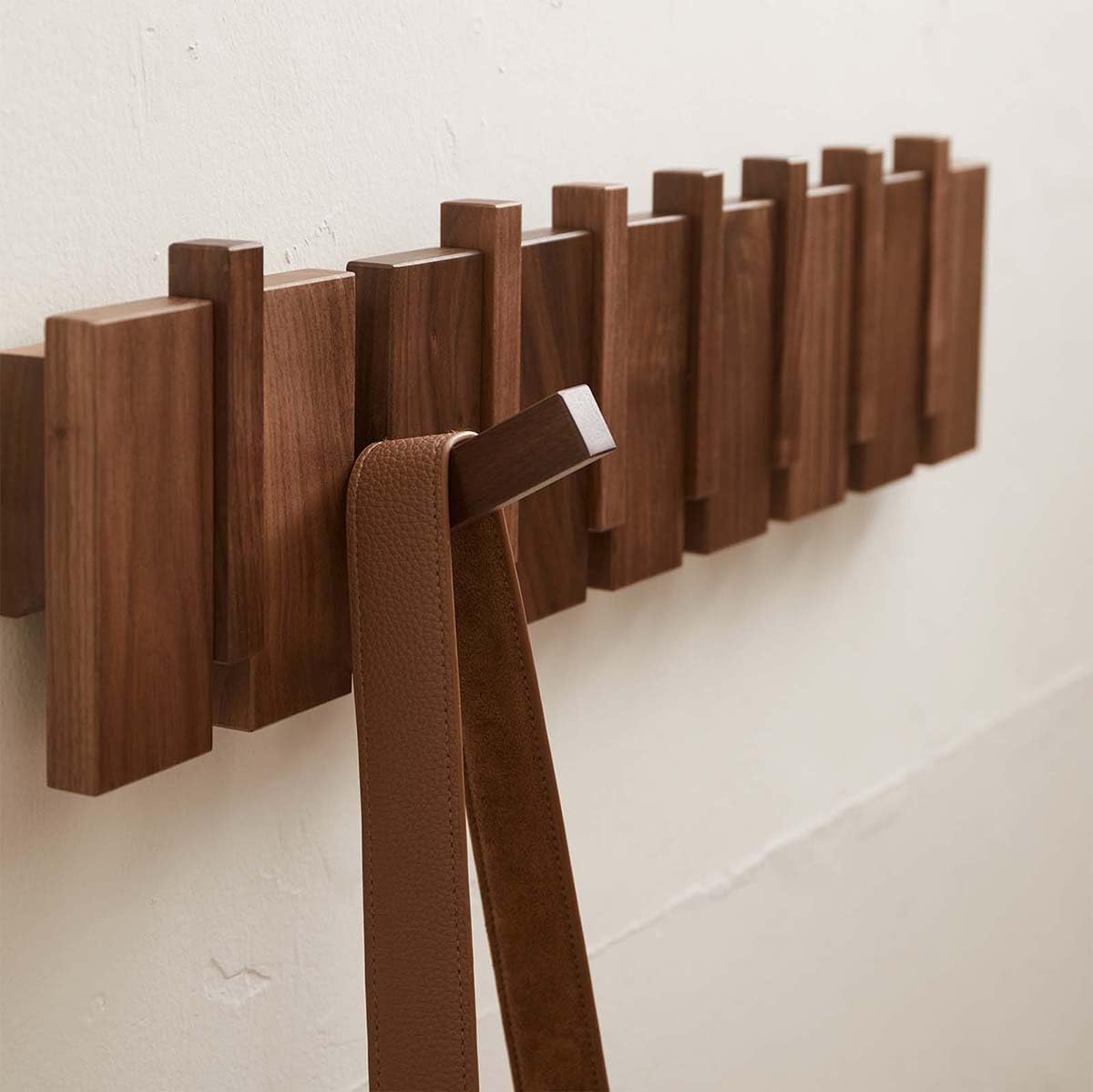 Quellance Wood Coat Rack - Heavy Duty Wall-Mounted Hanger with 8 Hooks - Walnut Finish for Coats, Keys & More
