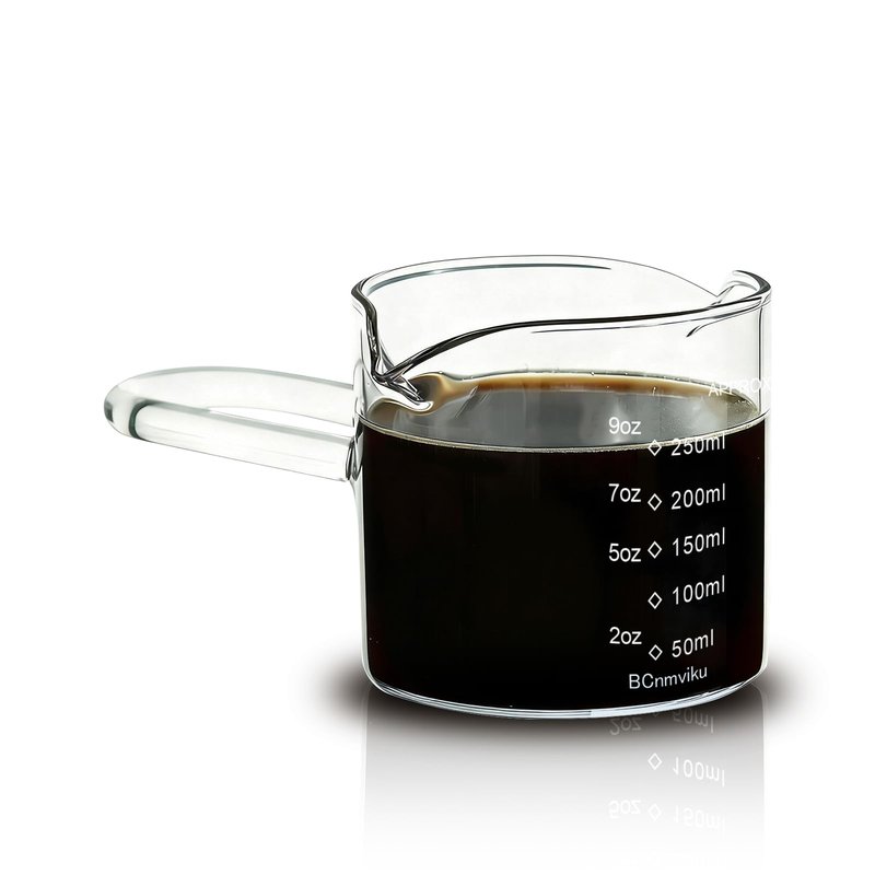 BCnmviku 250ML/8.5OZ Espresso Glass Measuring Cup Triple Pitcher Milk Cup Espresso Cups with U-shape Handle Espresso Shot Glass with V-Shaped Mouth Clear Accessories Milk Frothing Pitcher (1)