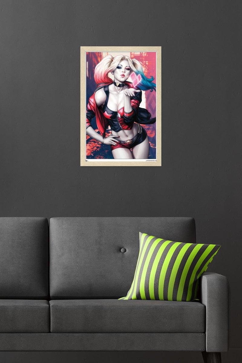 DC Comics Harley Quinn - Kiss Wall Poster, 22.4L" x 14.7W", Blonde Framed Version